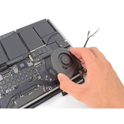 MacBook Pro 15-дюймовый дисплей Retina, середина 2014 года, замена правого вентилятора